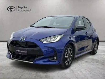 Toyota Yaris 1.5 Hybrid 5 porte Lounge del 2021 usata a Misterbianco