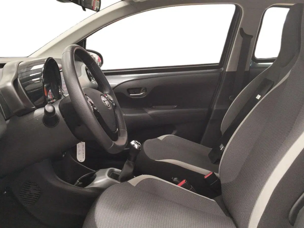 Toyota Aygo usata a Roma (7)