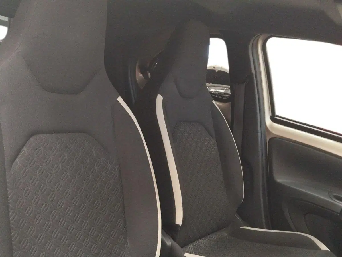 Toyota Aygo X usata a Roma (11)