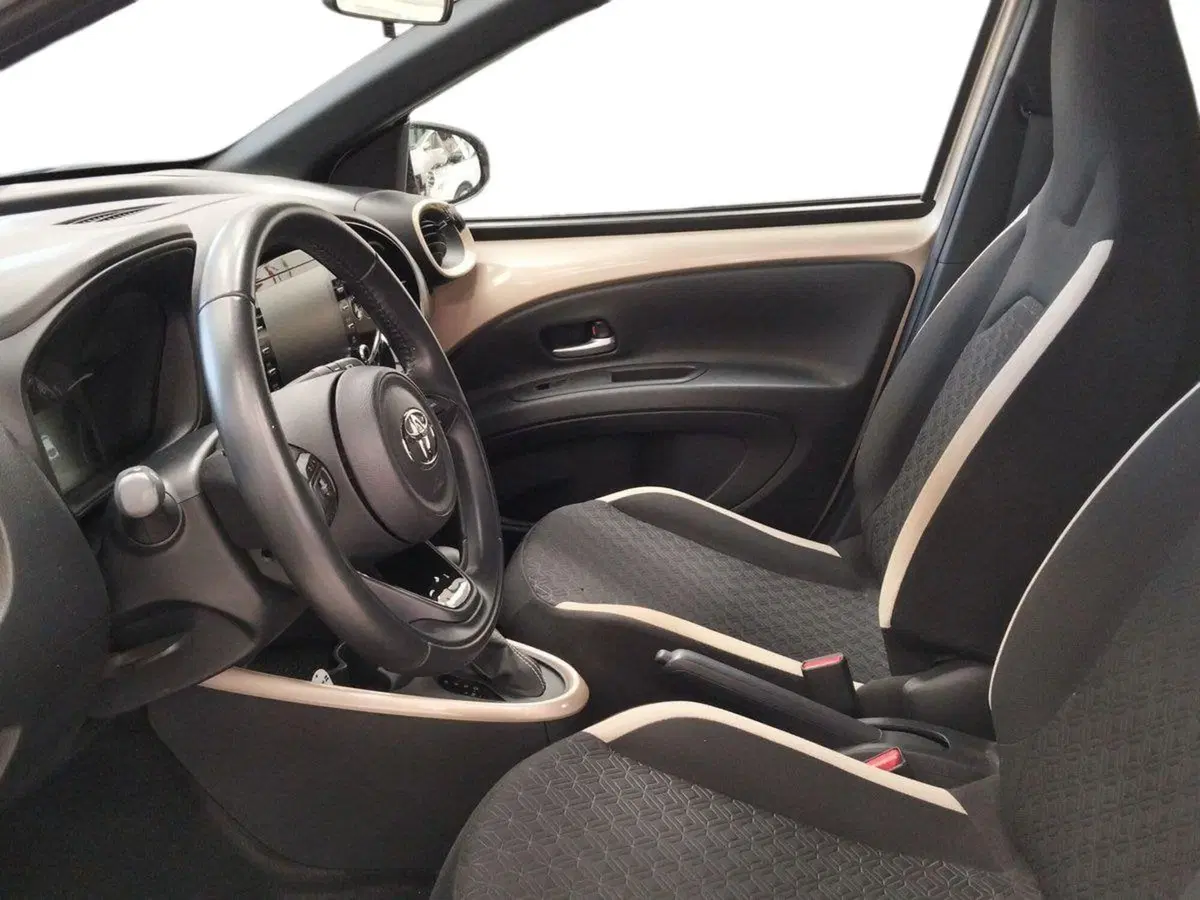 Toyota Aygo X usata a Roma (7)