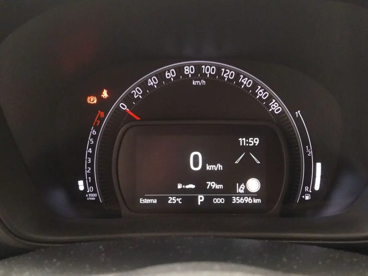 Toyota Aygo X usata a Roma (9)