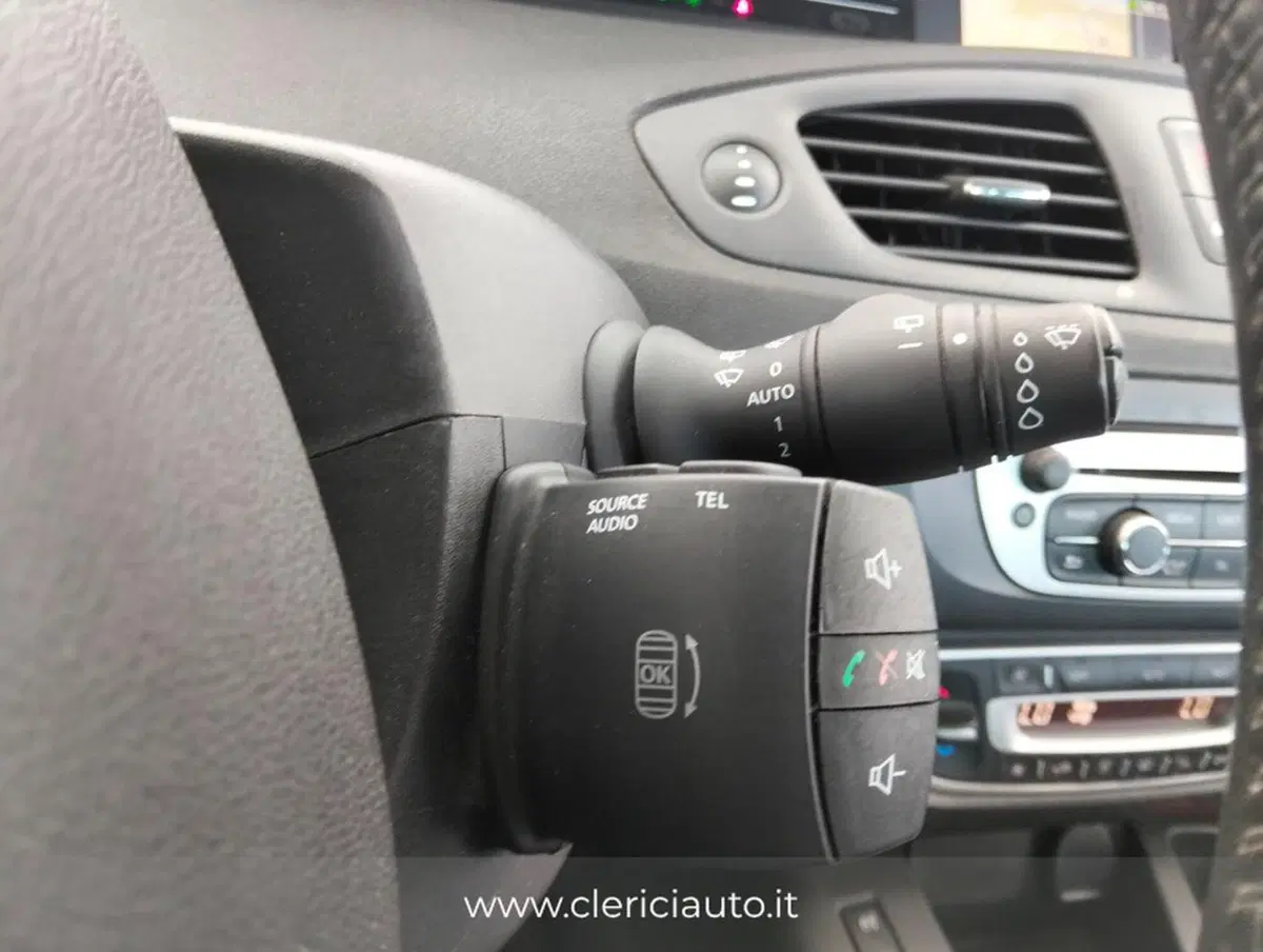 Renault Scénic usata a Como (17)