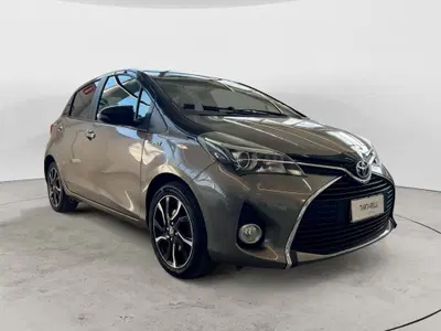 Toyota Yaris 1.5 Hybrid 5 porte Style del 2016 usata a Monopoli