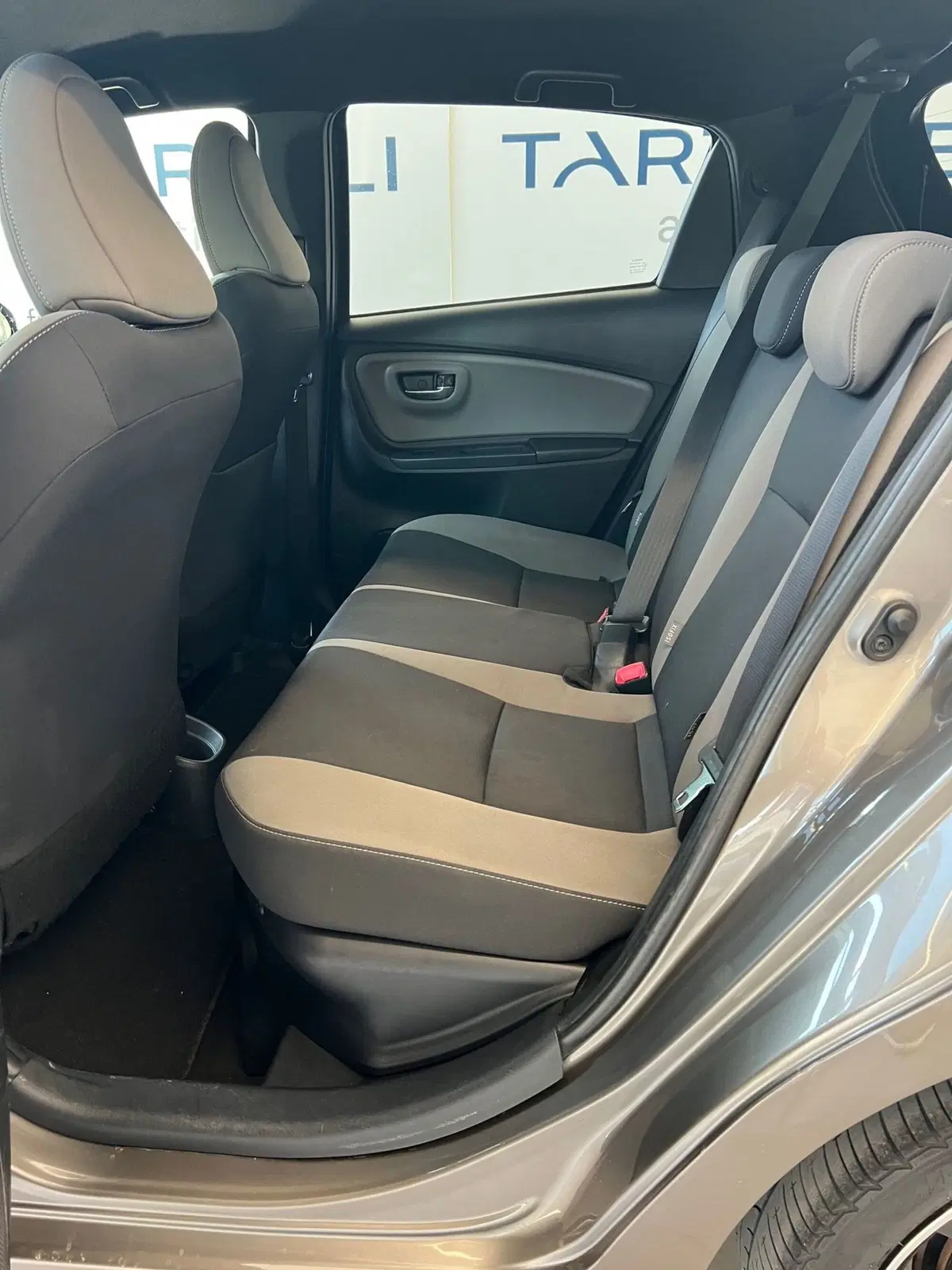 Toyota Yaris usata a Bari (18)