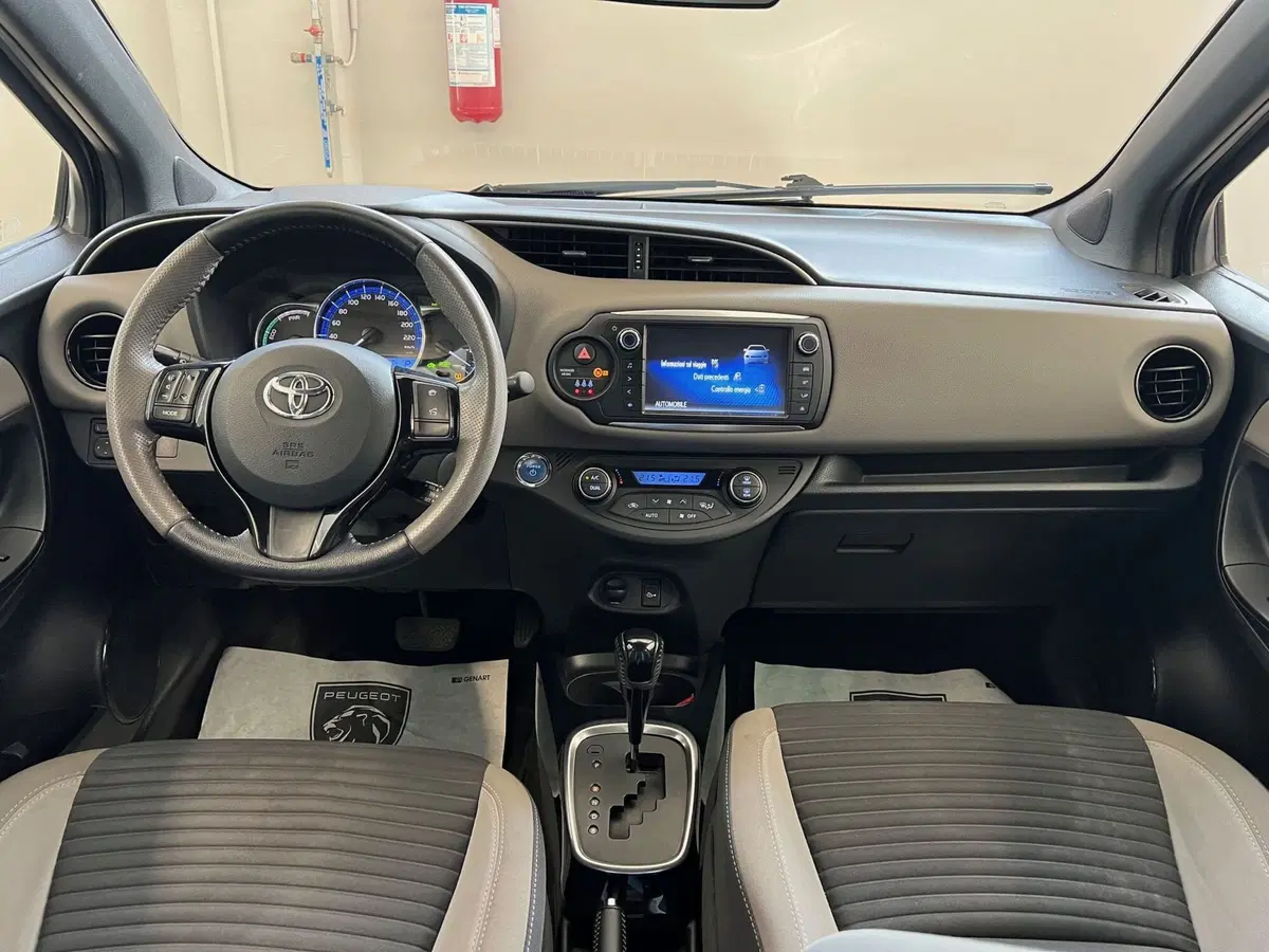 Toyota Yaris usata a Bari (19)