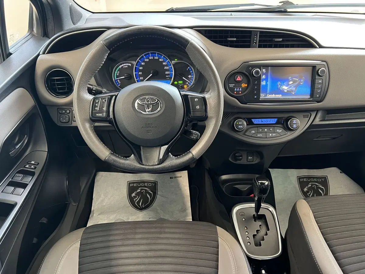 Toyota Yaris usata a Bari (20)