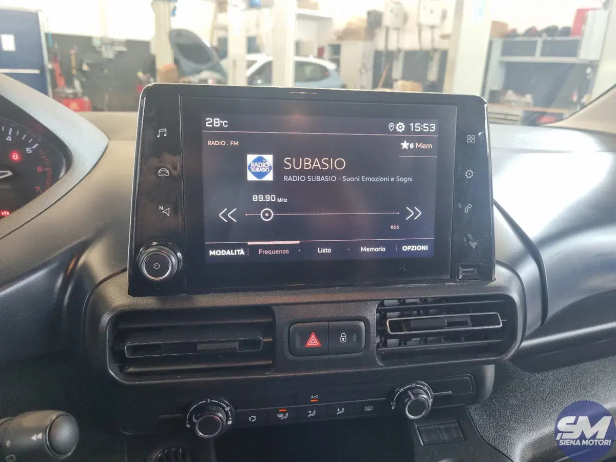 Peugeot Rifter usata a Siena (11)