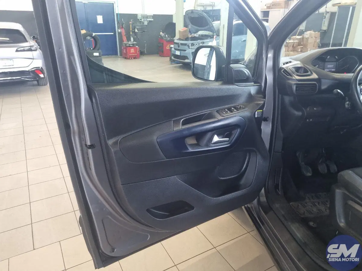 Peugeot Rifter usata a Siena (13)