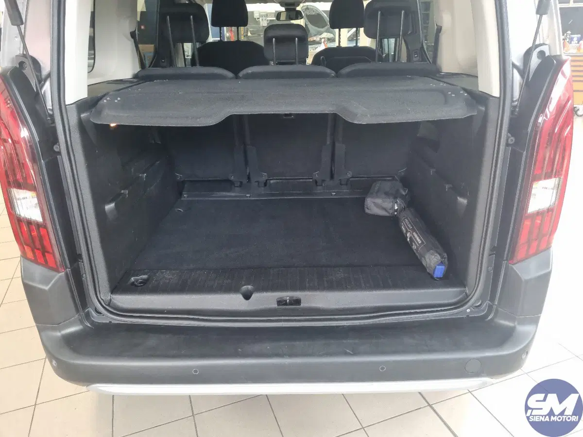 Peugeot Rifter usata a Siena (17)