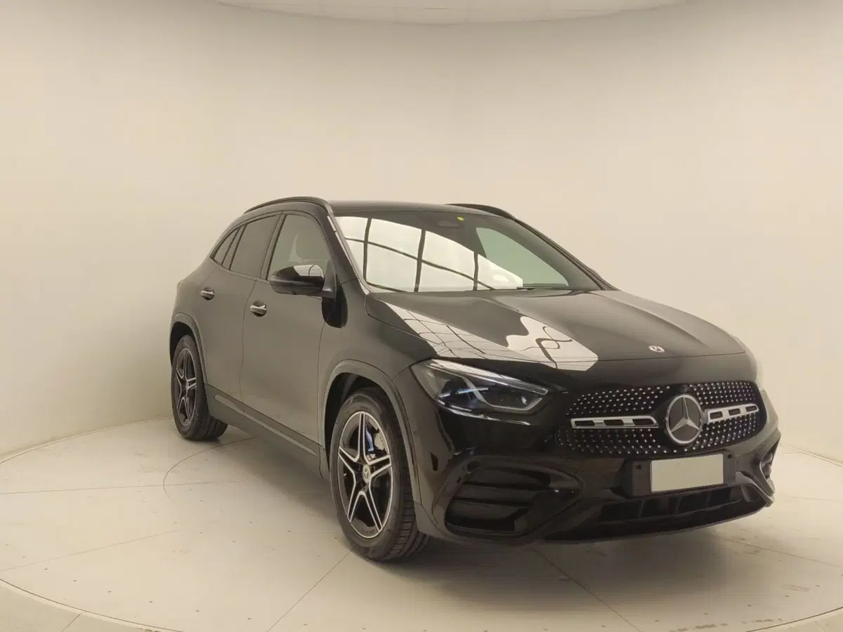 Mercedes-Benz GLA SUV usata a Avellino