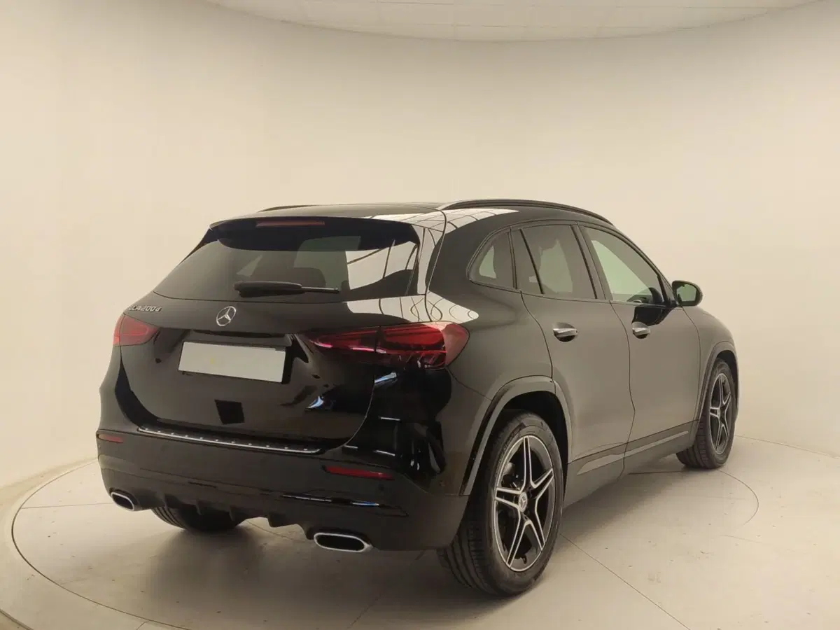 Mercedes-Benz GLA SUV usata a Avellino (7)