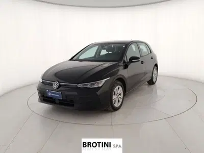 Volkswagen Golf 2.0 TDI 150 CV DSG SCR Life del 2025 usata a Massa