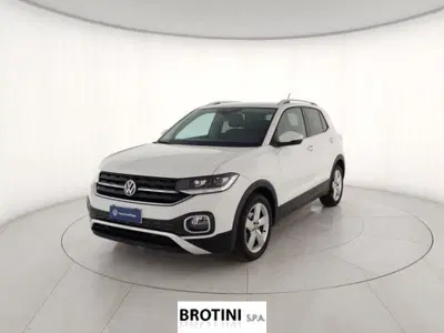 Volkswagen T-Cross 1.0 TSI Sport del 2020 usata a Massa
