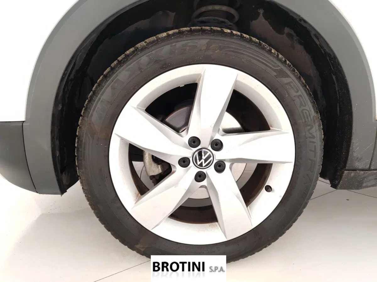 Volkswagen T-Cross usata a Massa-Carrara (6)