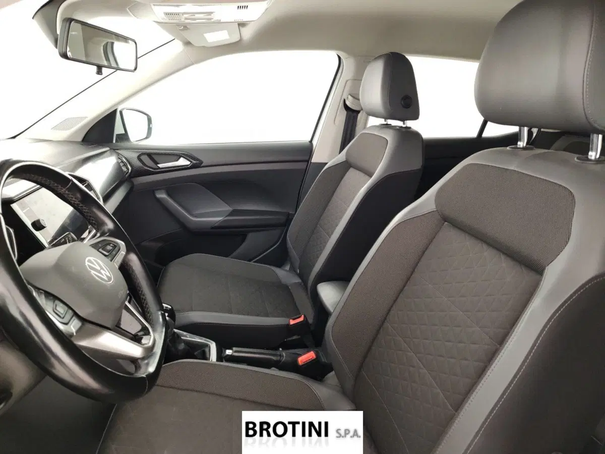 Volkswagen T-Cross usata a Massa-Carrara (7)