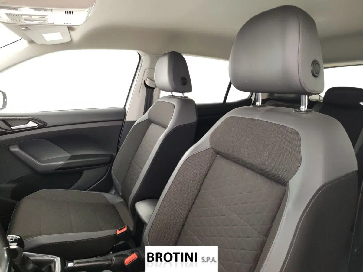 Volkswagen T-Cross usata a Massa-Carrara (9)