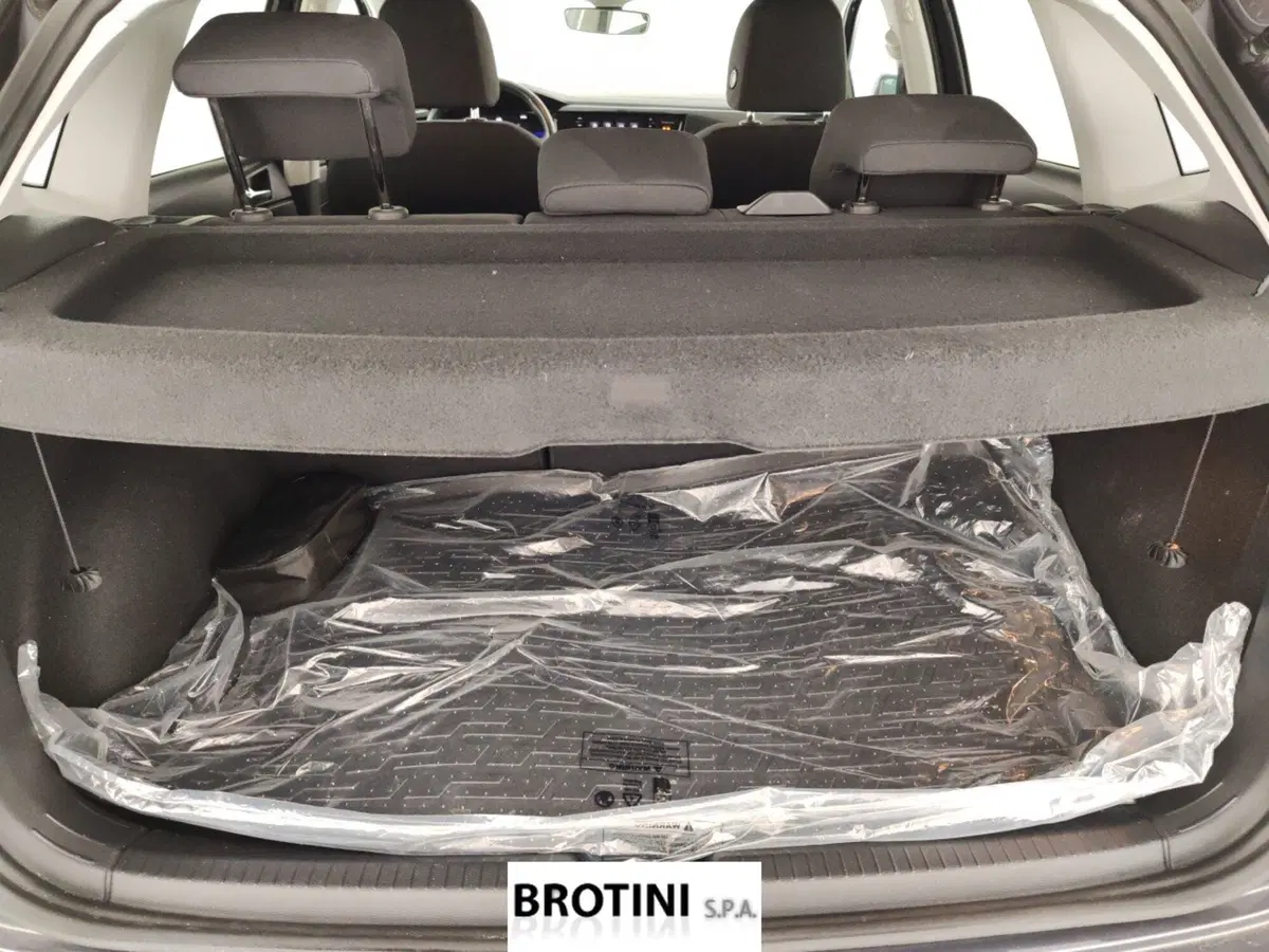 Volkswagen Polo usata a Massa-Carrara (15)