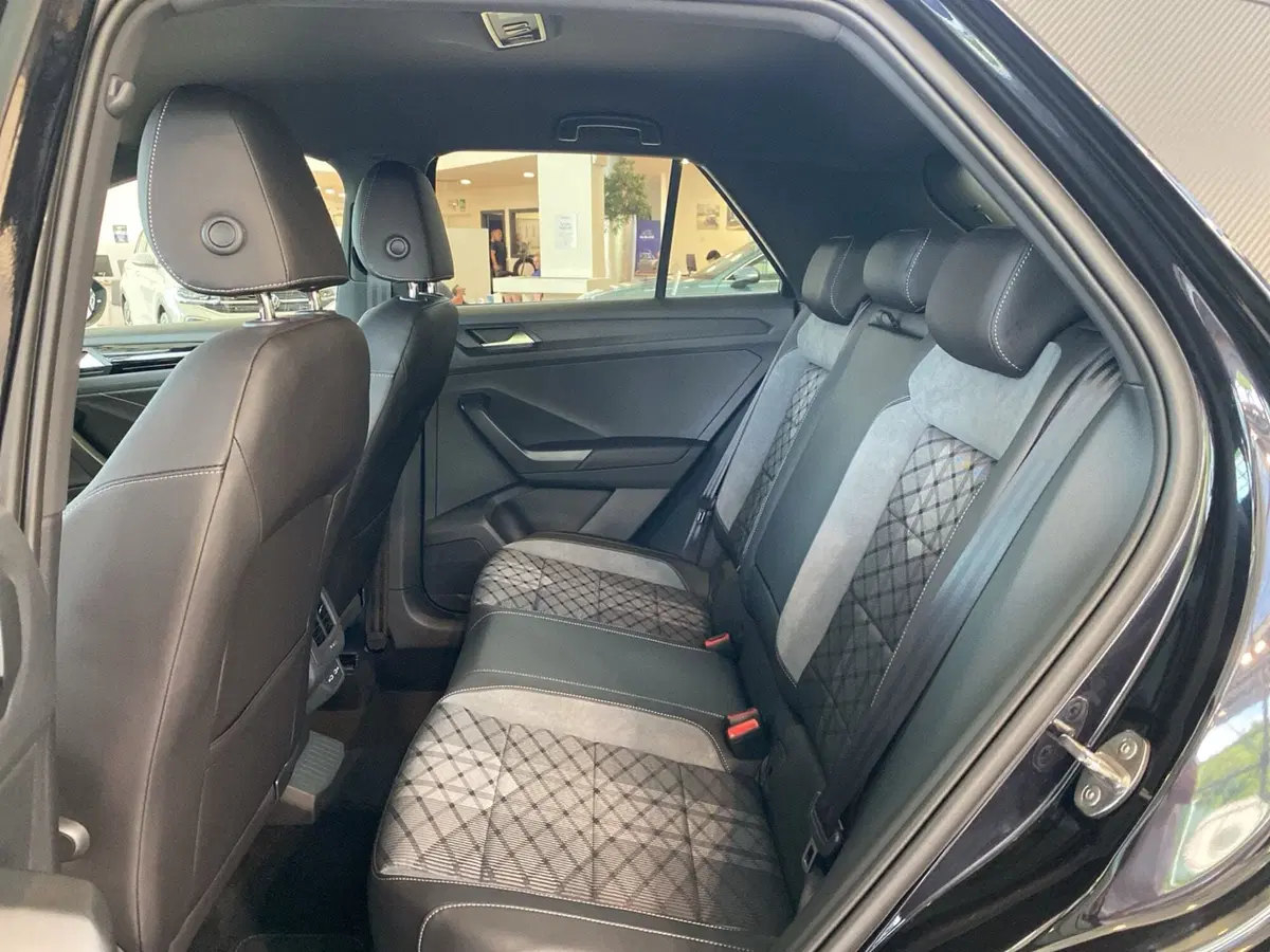 Volkswagen T-Roc usata a Varese (12)