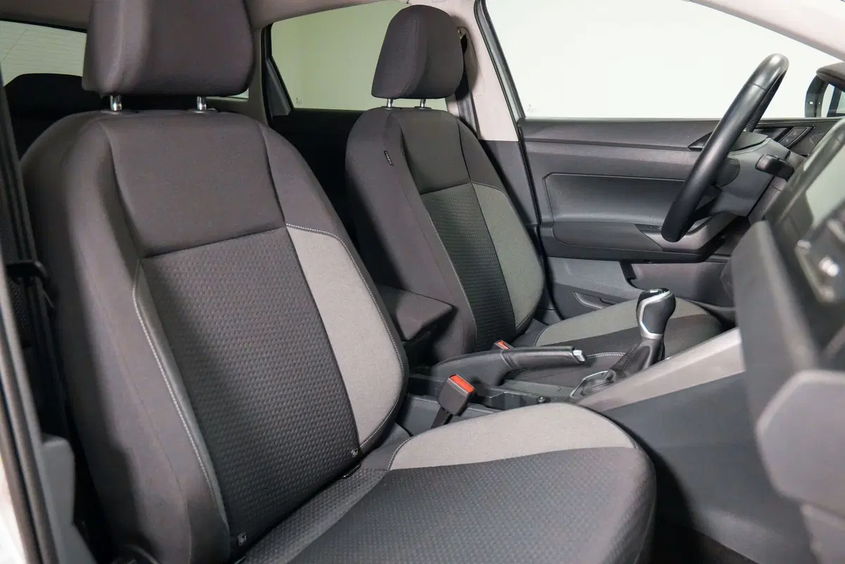 Volkswagen Taigo usata a Varese (13)