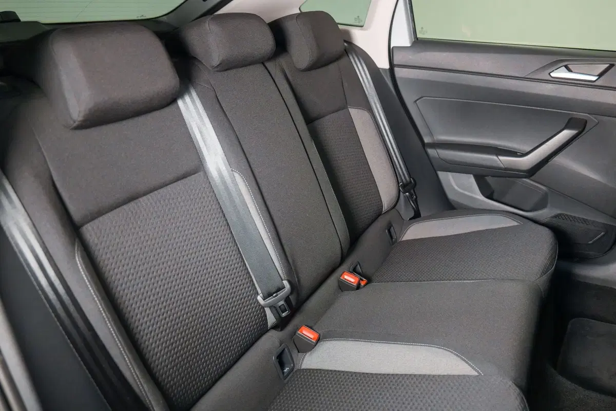 Volkswagen Taigo usata a Varese (14)
