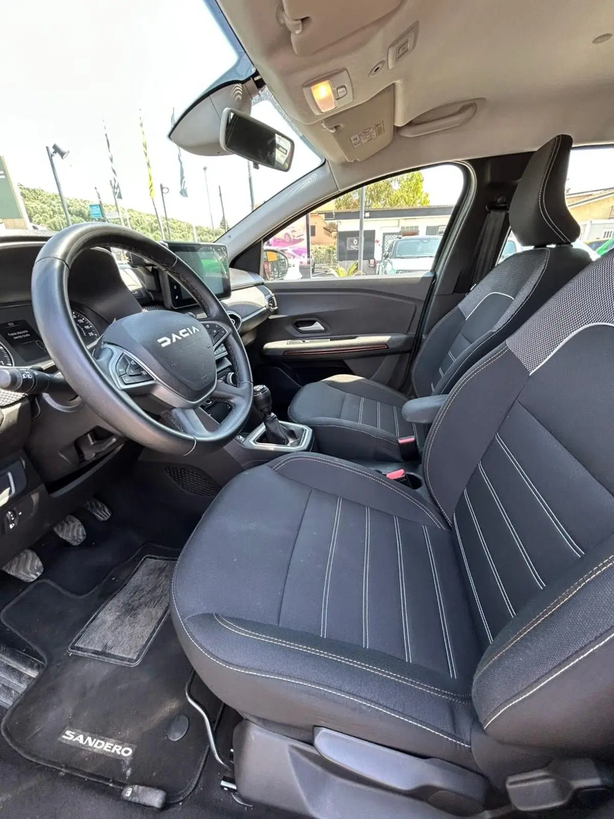 Dacia Sandero usata a Roma (9)
