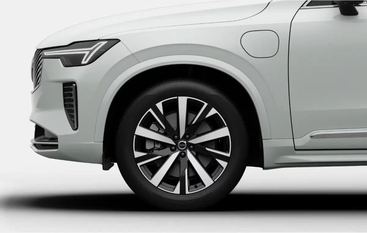 Volvo XC90 nuova a Milano (9)