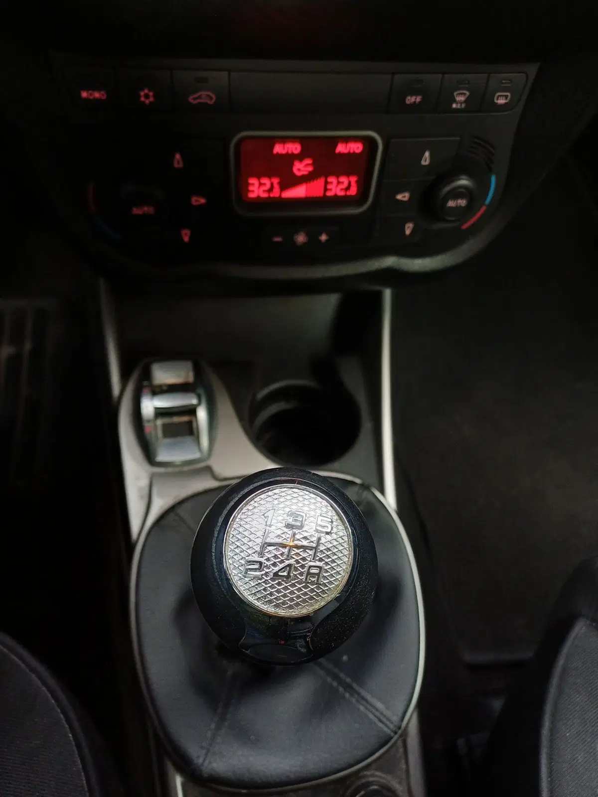 Alfa Romeo MiTo usata a Modena (11)