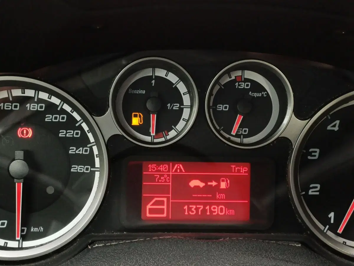 Alfa Romeo MiTo usata a Modena (7)