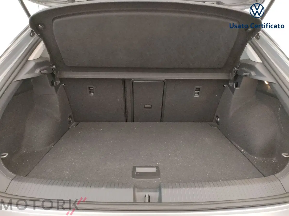 Volkswagen T-Roc usata a Varese (9)