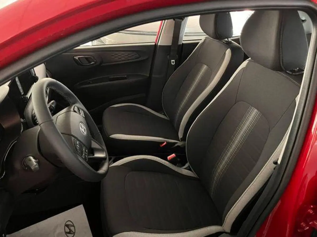 Hyundai i10 nuova a Verbano Cusio Ossola (11)