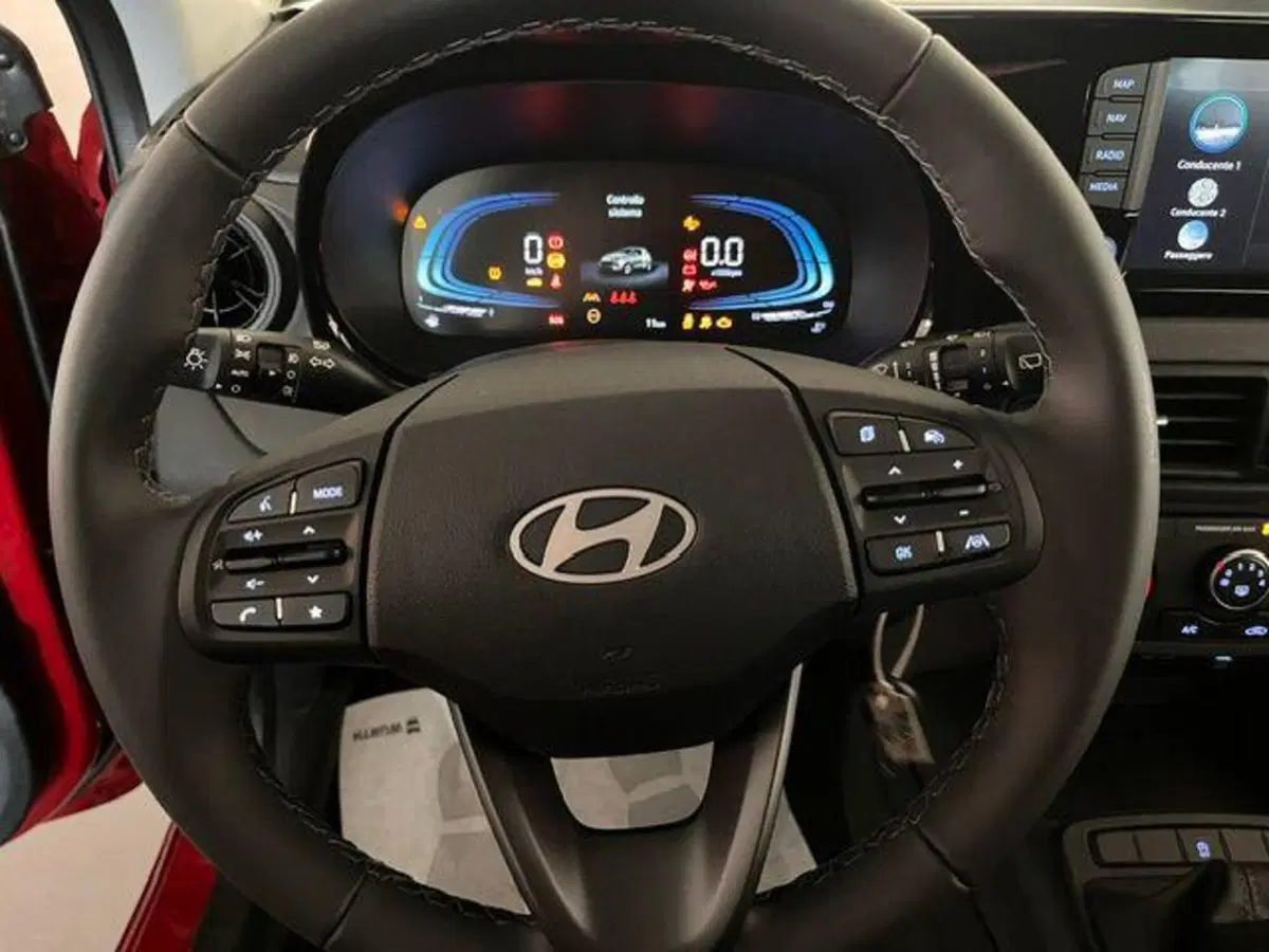 Hyundai i10 nuova a Verbano Cusio Ossola (14)