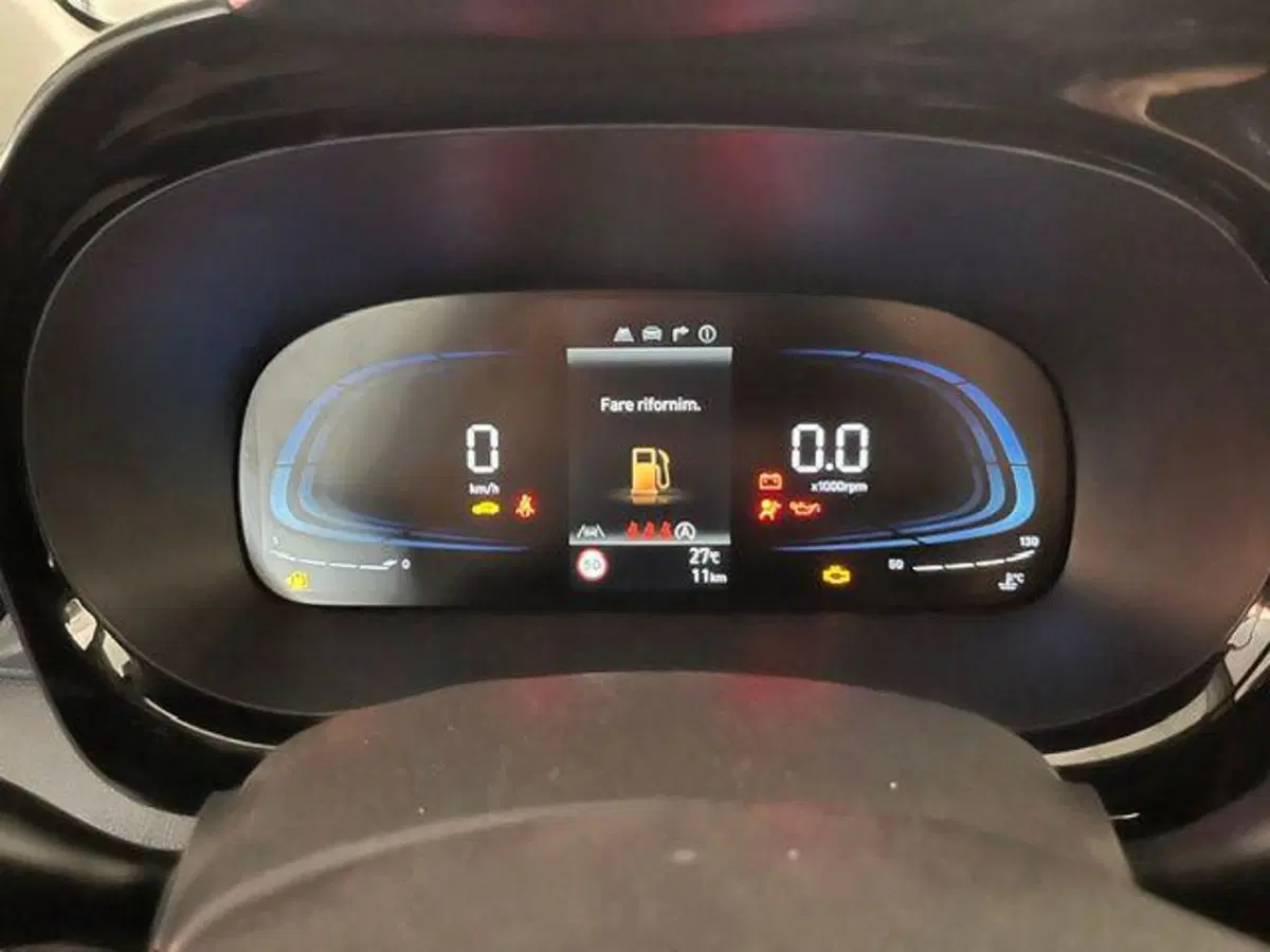 Hyundai i10 nuova a Verbano Cusio Ossola (15)