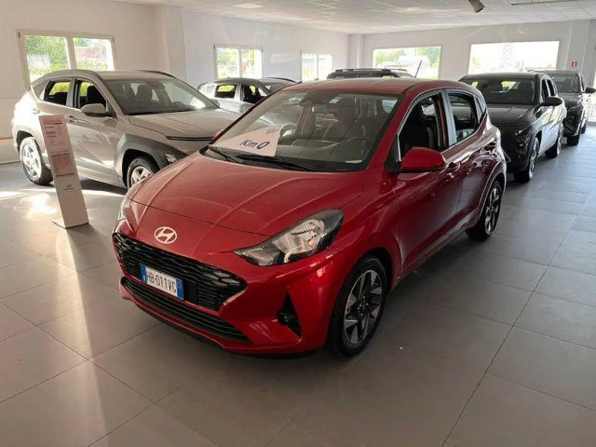 Hyundai i10 nuova a Verbano Cusio Ossola (2)