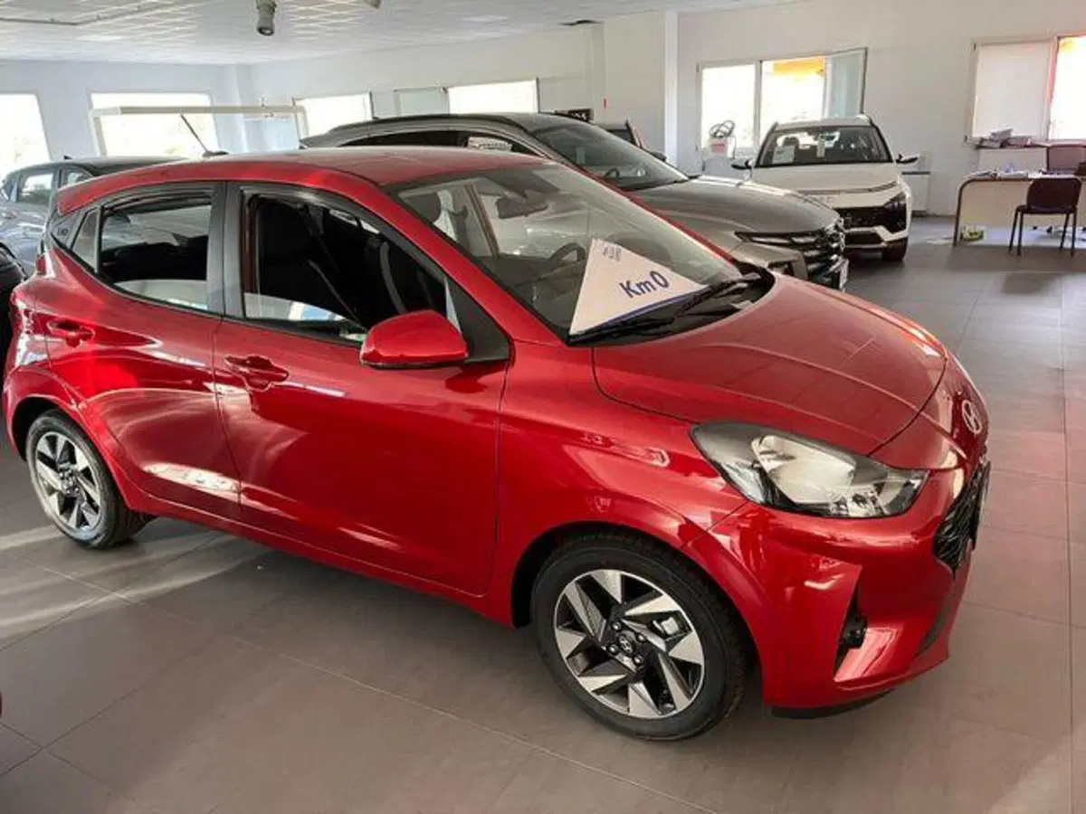 Hyundai i10 nuova a Verbano Cusio Ossola (4)