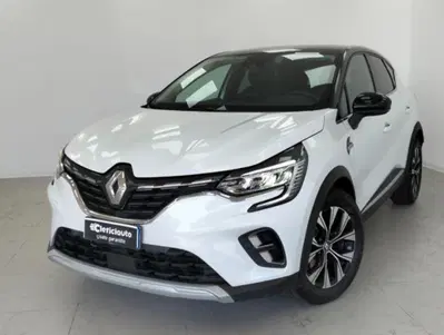 Renault Captur Full Hybrid E-Tech 145 CV Techno del 2023 usata a Lurate Caccivio