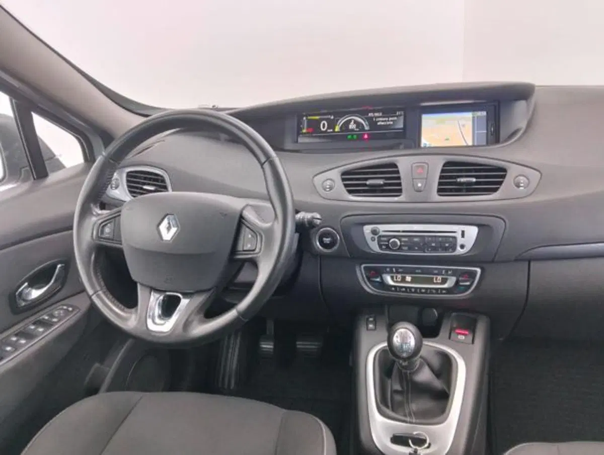 Renault Scenic E-Tech Electric usata a Como (13)