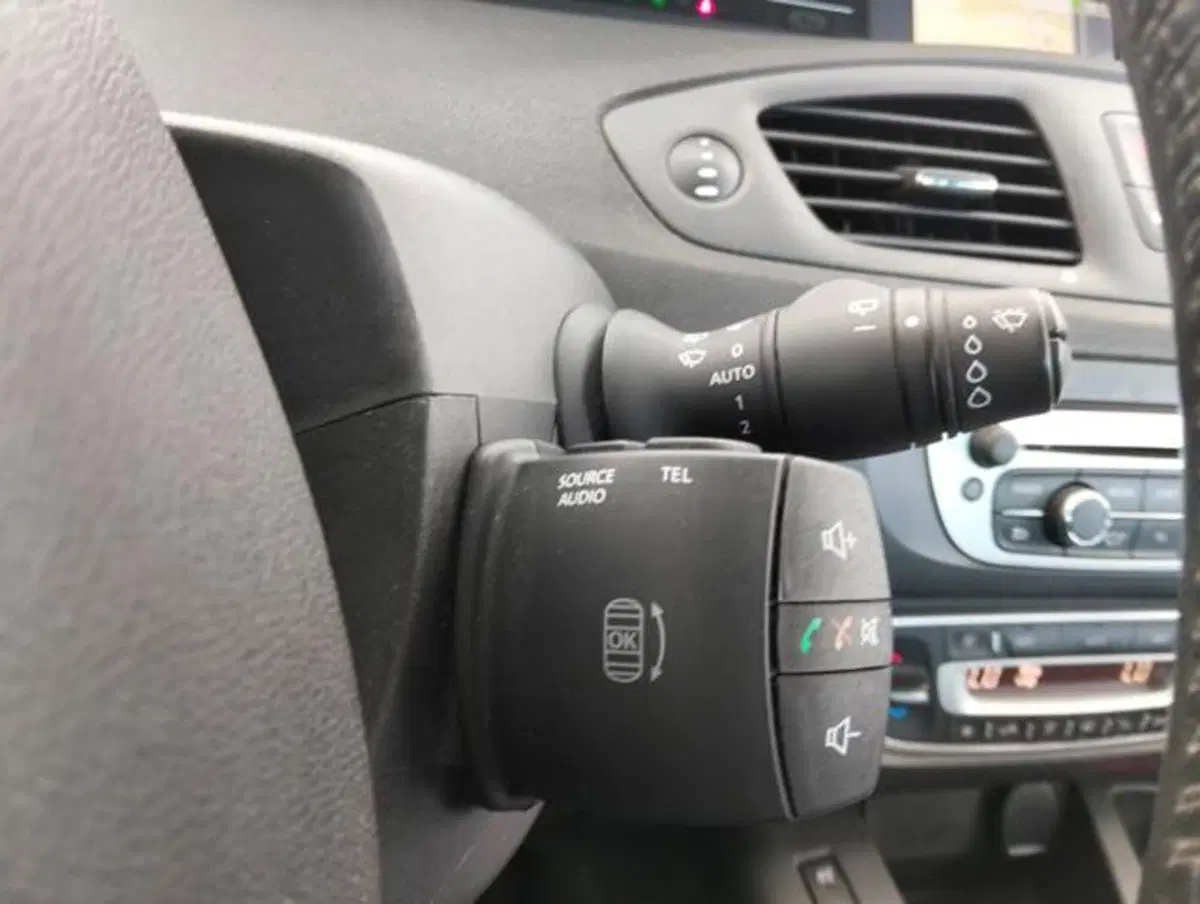 Renault Scenic E-Tech Electric usata a Como (17)
