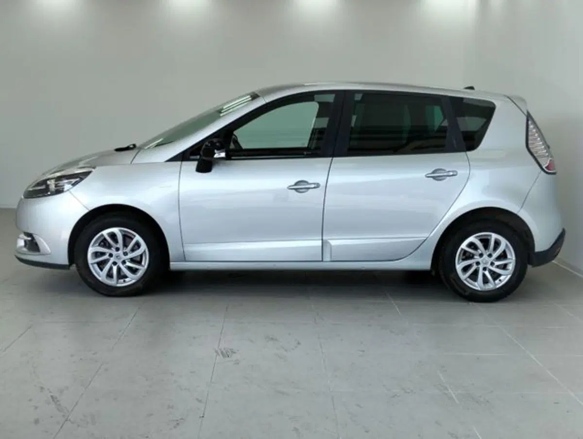 Renault Scenic E-Tech Electric usata a Como (8)