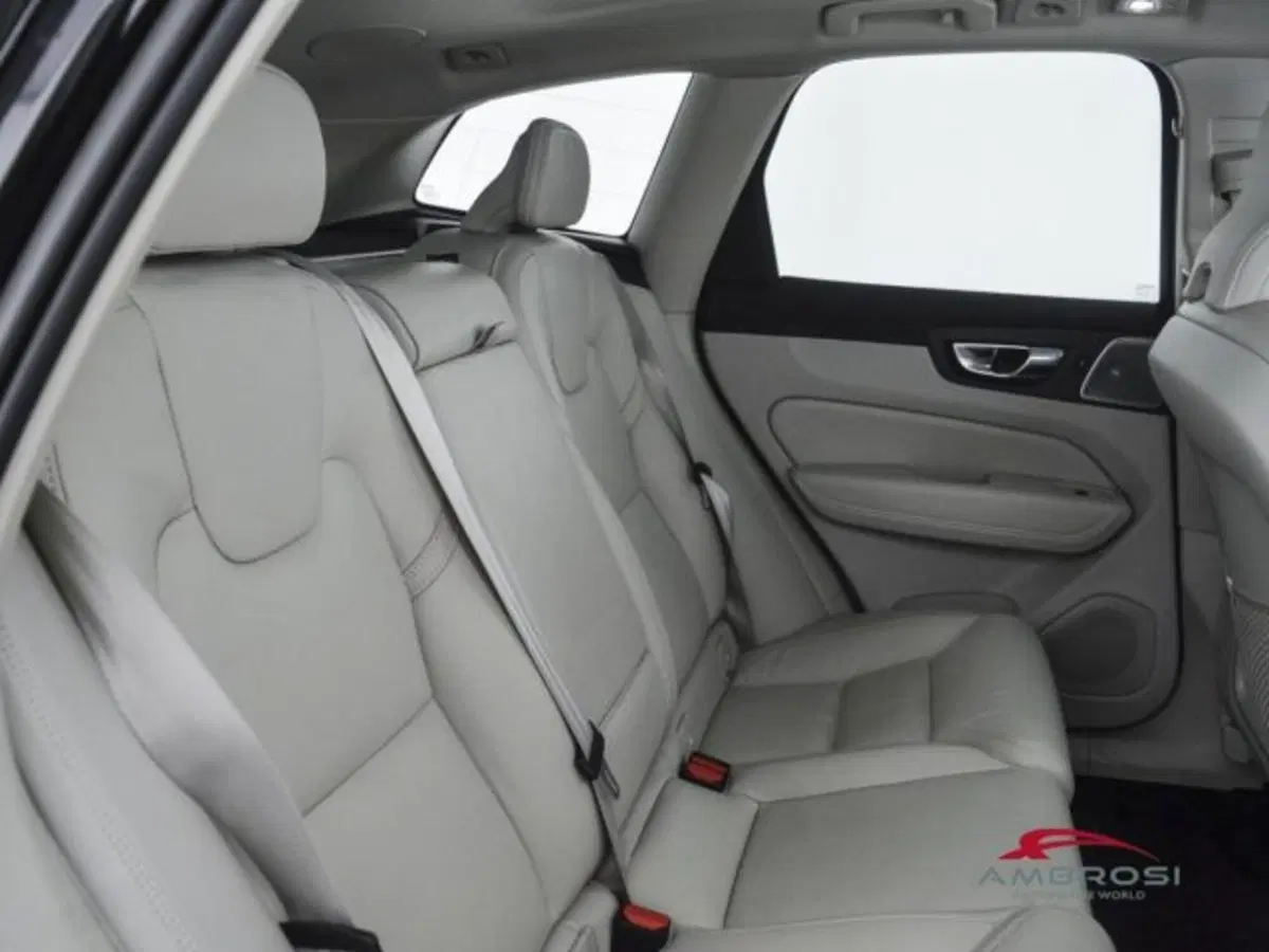 Volvo XC60 usata a Perugia (11)