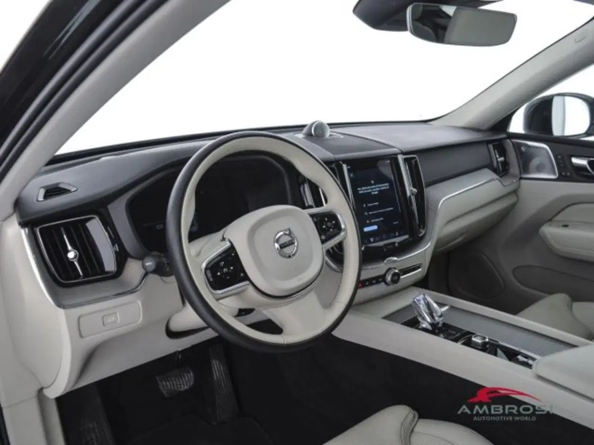 Volvo XC60 usata a Perugia (8)