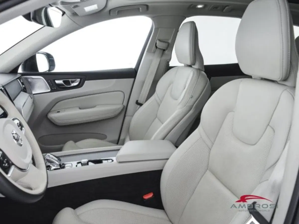 Volvo XC60 usata a Perugia (9)