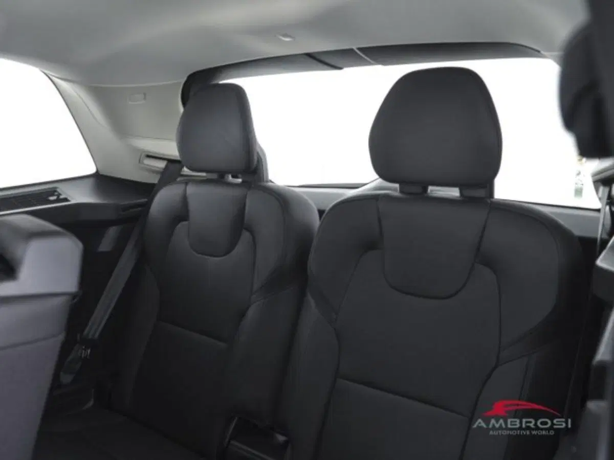 Volvo XC90 usata a Perugia (11)