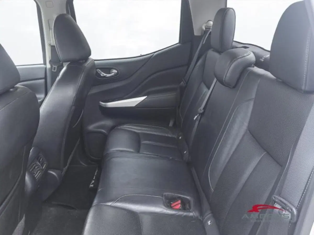 Nissan Navara usata a Perugia (10)