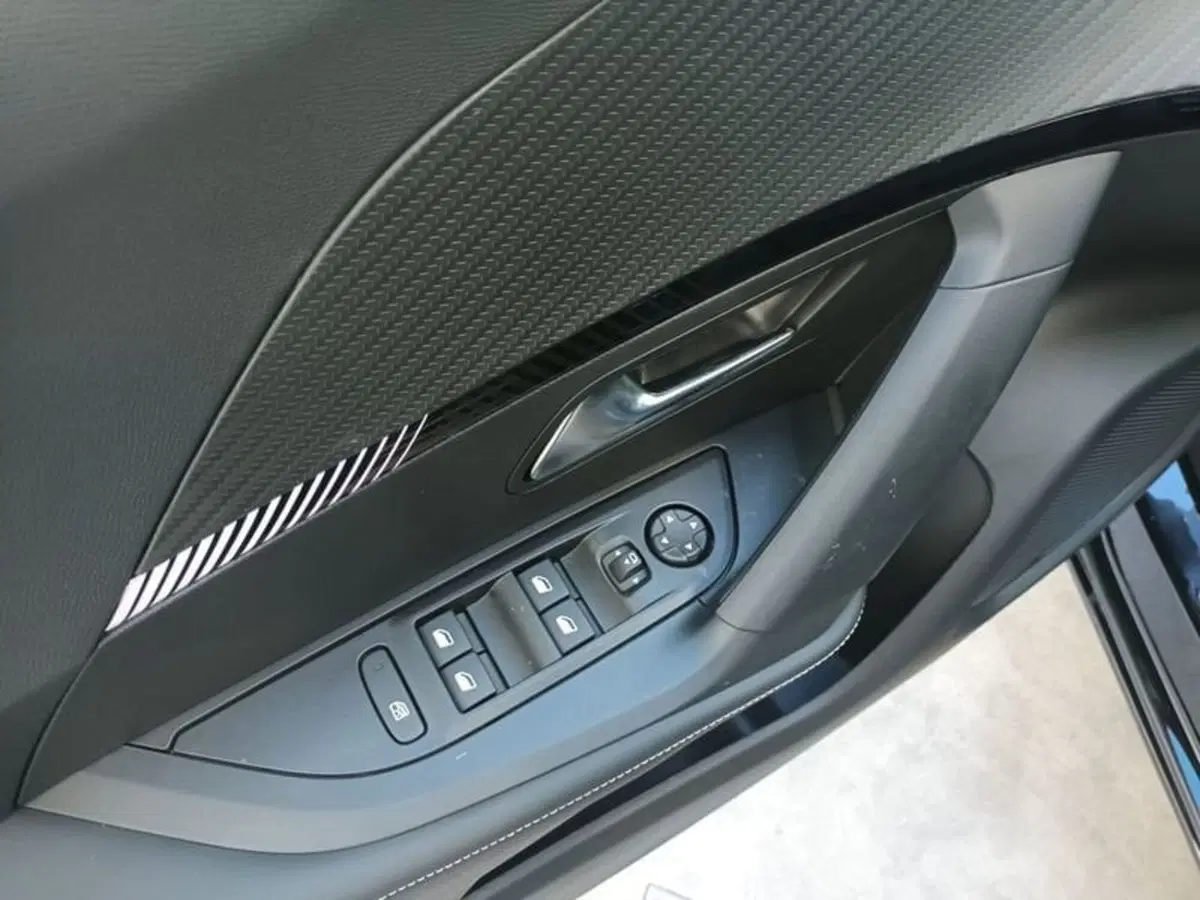 Peugeot 2008 nuova a Bari (10)