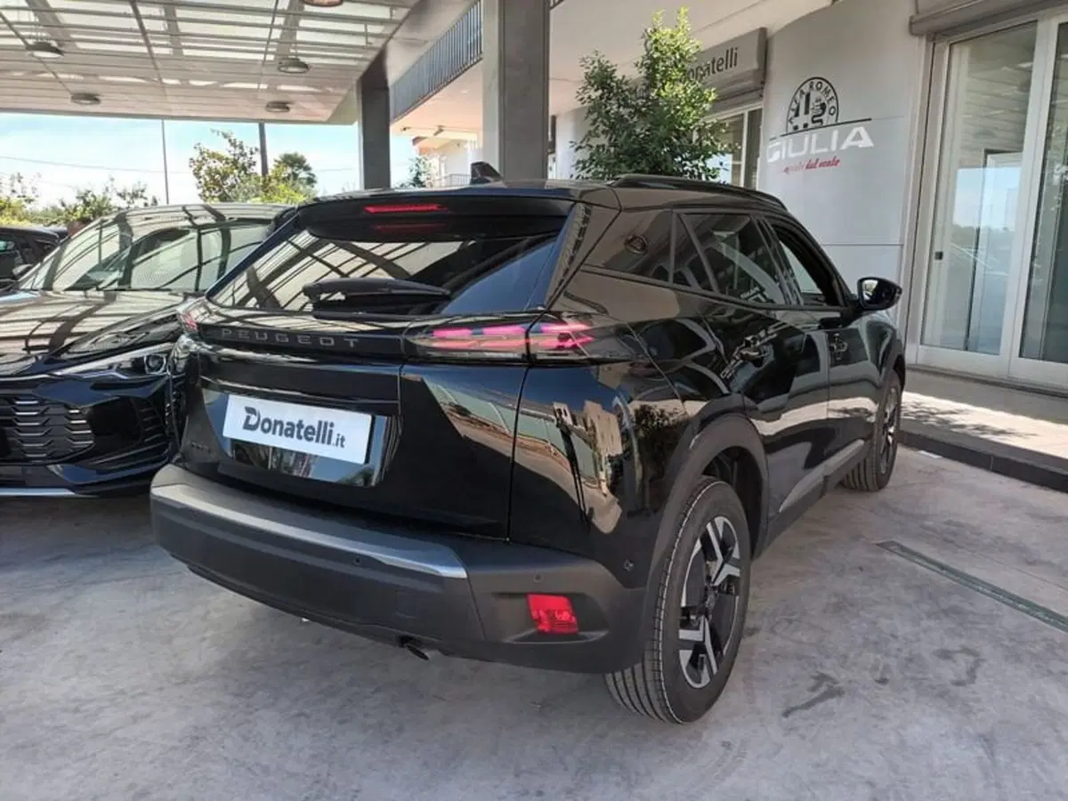 Peugeot 2008 nuova a Bari (3)