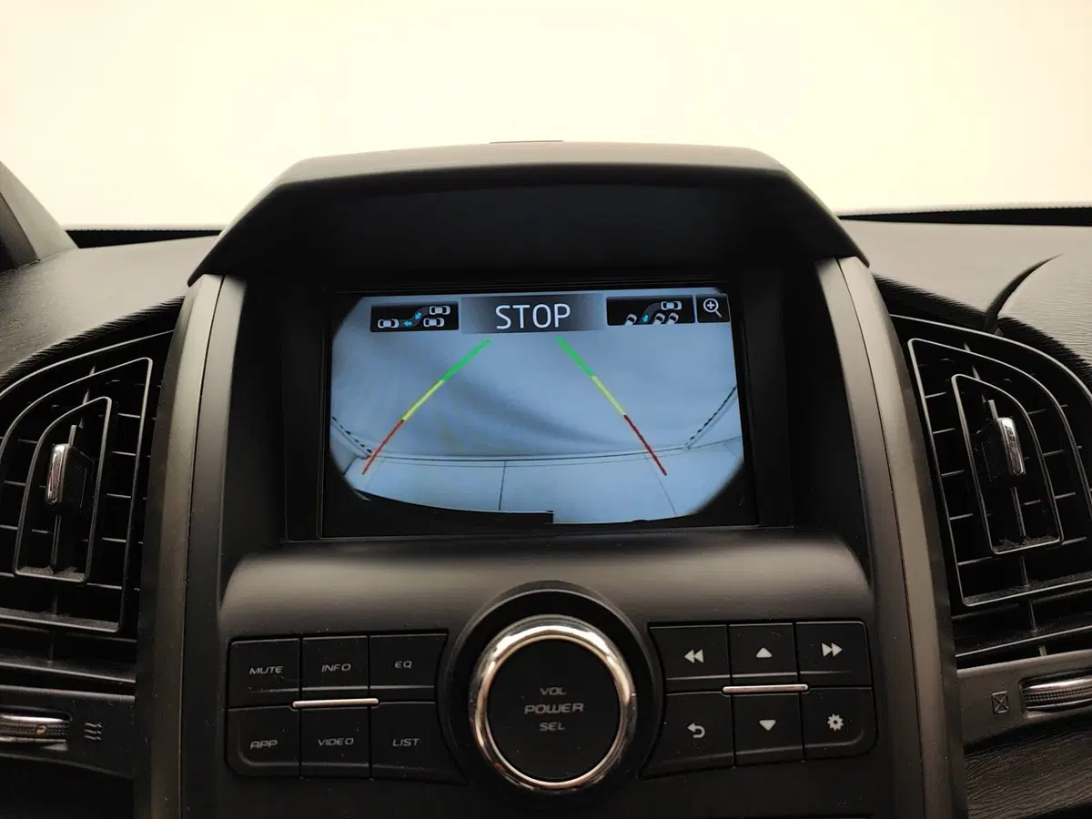 Mahindra XUV500 usata a Como (10)