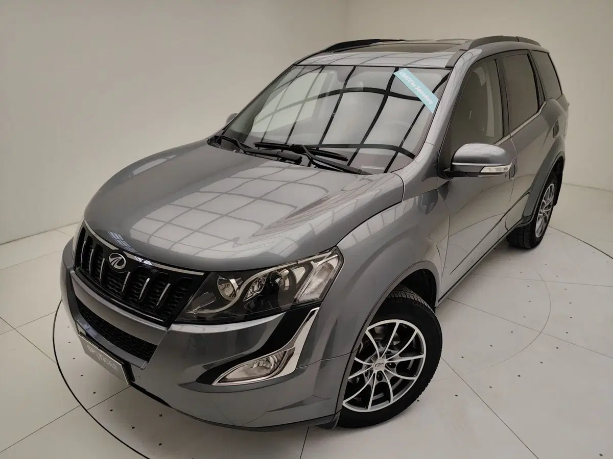 Mahindra XUV500 usata a Como (16)
