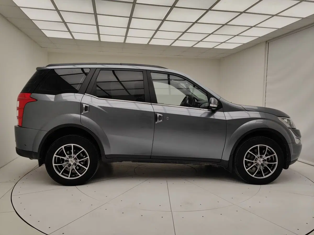 Mahindra XUV500 usata a Como (20)