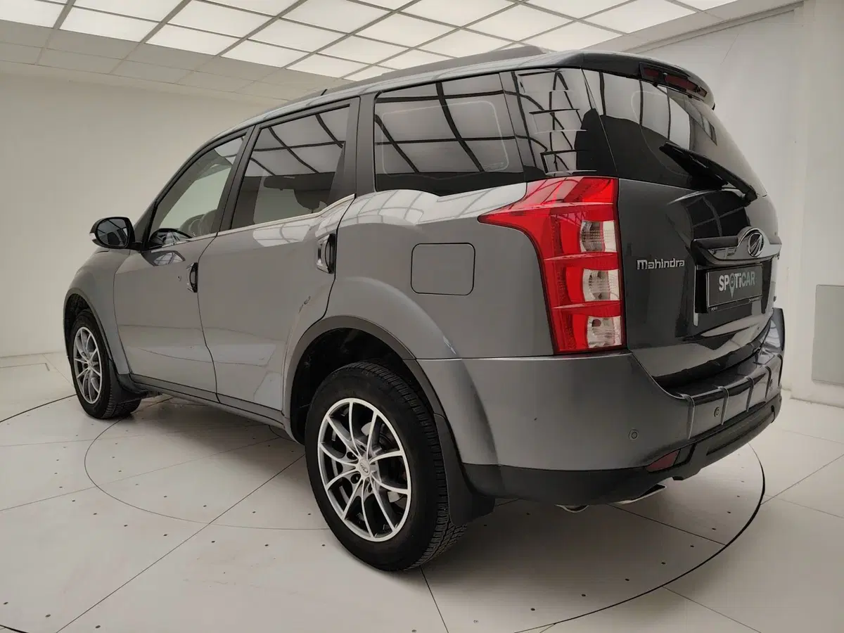 Mahindra XUV500 usata a Como (4)