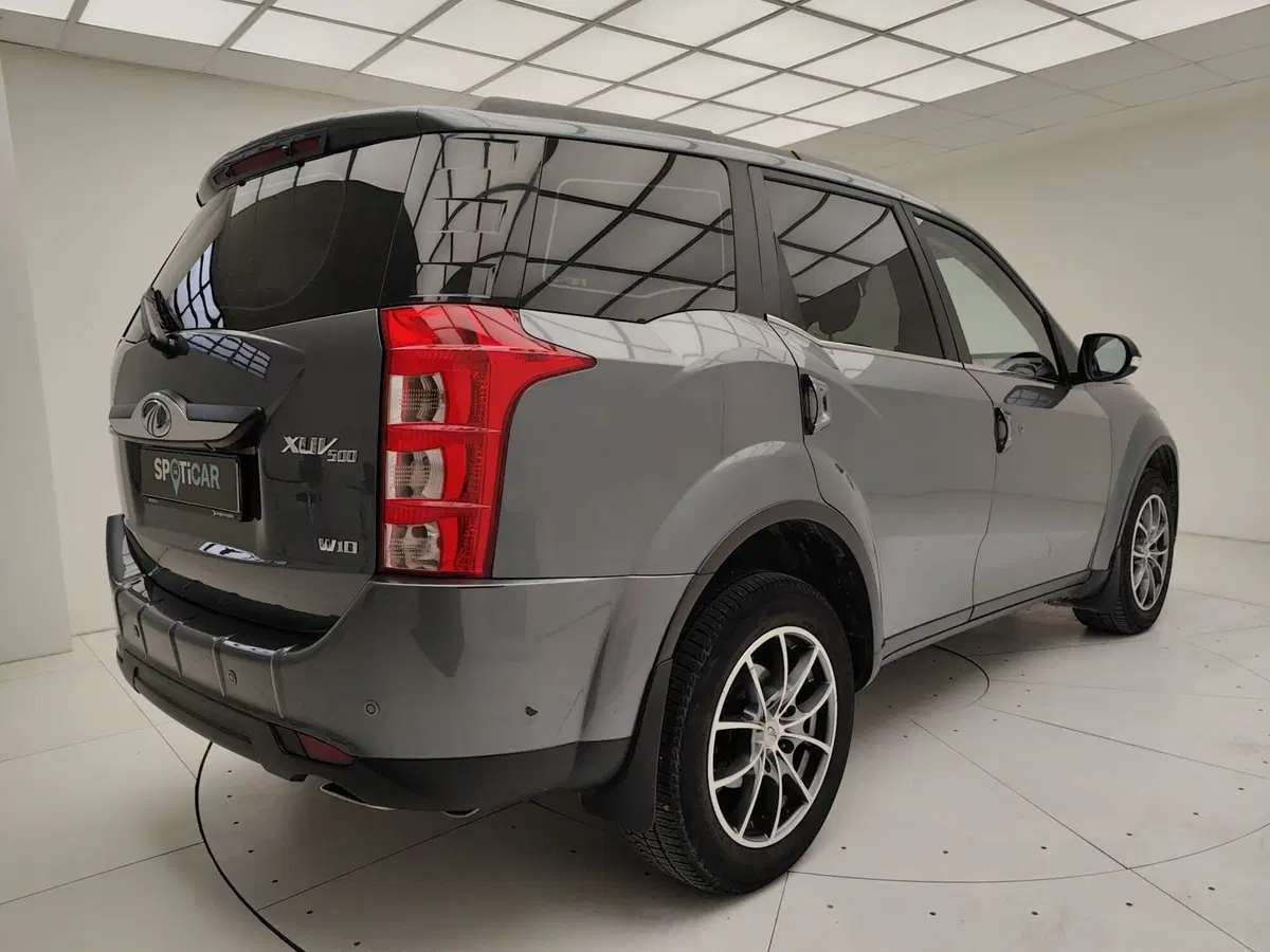 Mahindra XUV500 usata a Como (5)